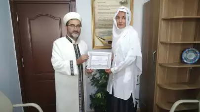 Antalya'da Belarus uyruklu bir kadın Müslüman oldu