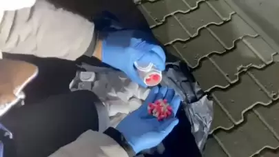 İzmir'de 11 bin adet uyuşturucu hap ele geçirildi