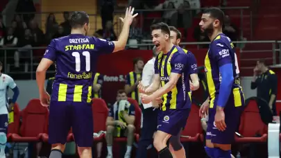 Efeler Ligi'ndeki derbide kazanan Fenerbahçe