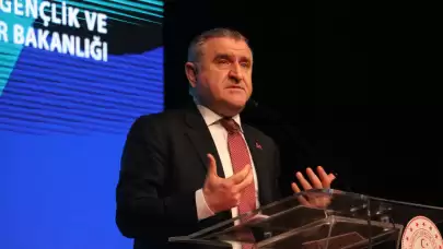 Bakan Bak: “Vatanını seven, değerlerini özümsemiş gençler istiyoruz”