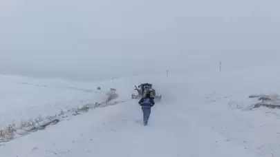 Van'da kar kabusu yaşandı, ekipler mahsur kalanları kurtardı