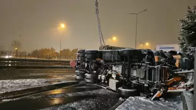 İstanbul'da kar yağışı trafiği alt üst etti
