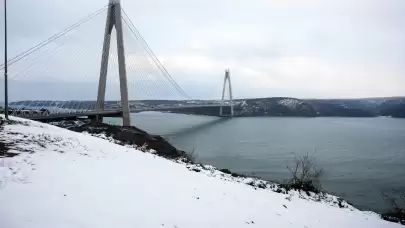 Yavuz Sultan Selim Köprüsü çevresi beyaz örtüyle kaplandı