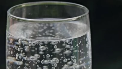 Ramazanda maden suyu içmek zararlı mı? Sahurda ve iftarda ne zaman içilmeli?