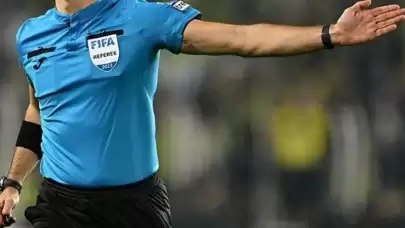 Kırmızı karta öfkelendi, hakemi bıçakladı!