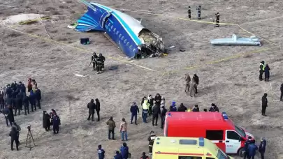 Kazakistan'da düşen AZAL uçağı hakkında ön rapor açıklandı