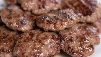 Puf puf köftenin sırrı açığa çıktı! Sadece 1 malzeme ile yumuşacık köfteler