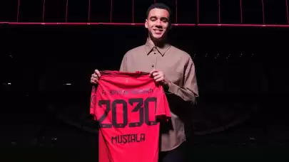 Genç yıldız takımında kaldı! Musiala: "Kendimi evimde hissediyorum"