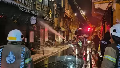 Beyoğlu'nda otel yangını