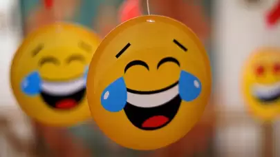 Hamileyken emojiyle işten çıkarılan kadına tazminat