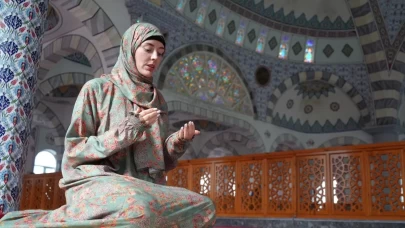 Rus Yana'nın 'huzura' yolculuğu: Yalnızca sen ve Rabb'in