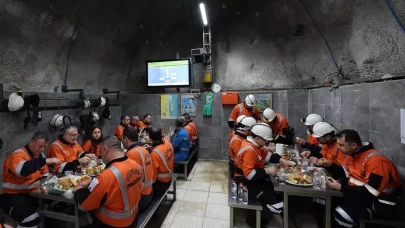 Bakan Işıkhan, maden işçileriyle sahurda bir araya geldi