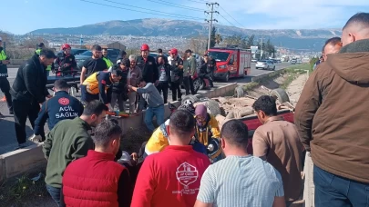 Kahramanmaraş'ta otomobiller kafa kafaya çarpıştı: 7 yaralı