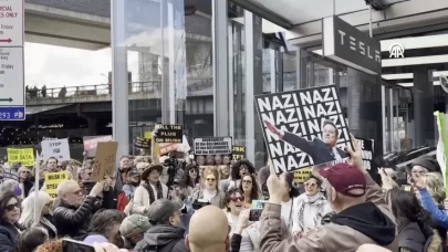 New York’ta göstericiler Tesla genel merkezini bastı