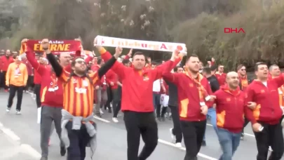 Galatasaray taraftarı derbi için yerini aldı