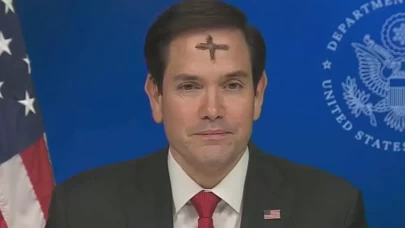 ABD Dışişleri Bakanı Rubio, televizyona alnında haç işaretiyle çıktı