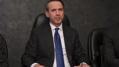 Alparslan Bayraktar Erzurum'da: Valilik ve üniversite camisini ziyaret etti!