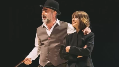 Yurdaer Okur, efsane tiyatrocu Genco Erkal’ın rolünü canlandırdı: "Güneşin Sofrasında" unutulmaz bir gece