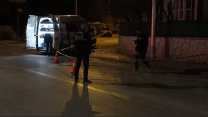 Ticari takside silahla yaralayıp yola attılar