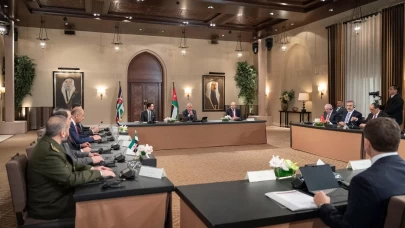 Ürdün'de kritik görüşme: Hakan Fidan ve ekibi Kral II. Abdullah ile bir araya geldi!