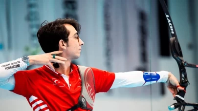 Mete Gazoz, Dünya Salon Serisi Finalleri'nde gümüş madalya aldı