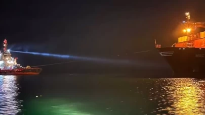 Yeşilköy’de karaya oturan kargo gemisi 13 saat sonra kurtarıldı