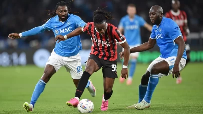 Napoli, Milan’ı ilk yarıda attığı gollerle yıktı!