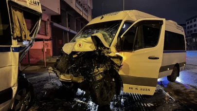 Bursa Yıldırım'da zincirleme kaza! 3 yaralı hastaneye kaldırıldı