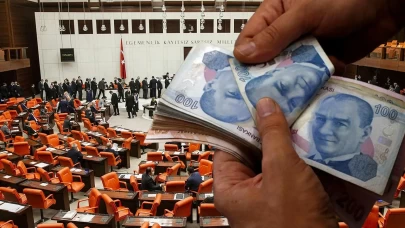 Emekliye bayram ikramiyesi Meclis genel kurulunda