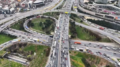 İstanbul'da bayram tatilinde trafik yoğunluğu yaşanıyor