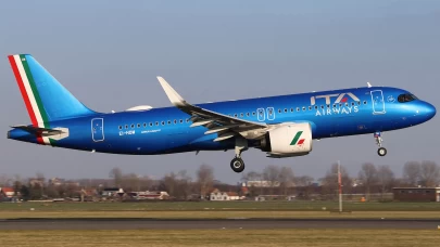 İtalya'ya ait sivil yolcu uçağı, füze tehdidi nedeniyle gecikmeli iniş yaptı