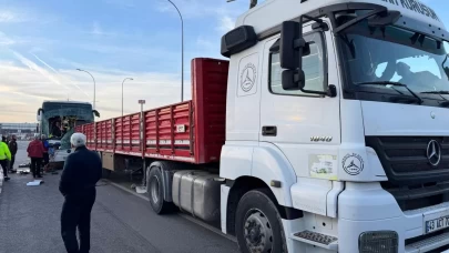 Kütahya'da yolcu otobüsü tıra çarptı: 14 yaralandı