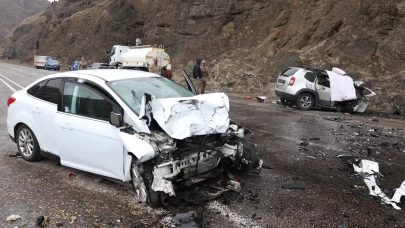 Ağrı'da feci kaza: 1 ölü, 1'i bebek 7 yaralı