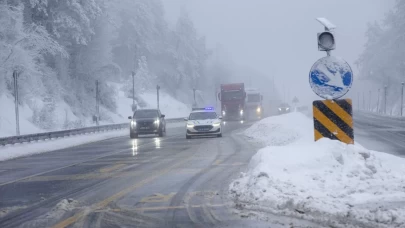 Bolu Dağı'nda kar etkili oluyor