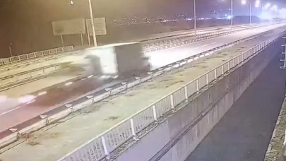 Rize’de çekici ile kamyonet çarpıştı, sürücüleri yaralandı