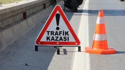 Manisa'da iki otomobil çarpıştı: 6 yaralı