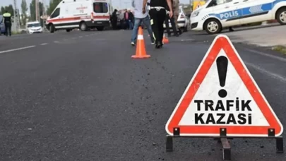Bursa'da ehliyetsiz sürücü kazaya neden oldu, araç takla attı