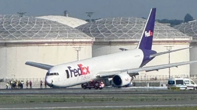 New Jersey'de FedEx uçağına kuş çarptı