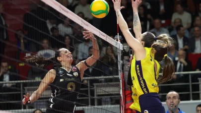 VakıfBank, Fenerbahçe Medicana'yı altın sette mağlup ederek turladı