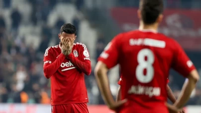 Beşiktaş taraftarından futbolculara tepki!