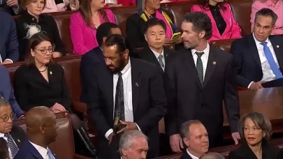 Trump'ı protesto eden Demokrat Meclis üyesine kınama cezası