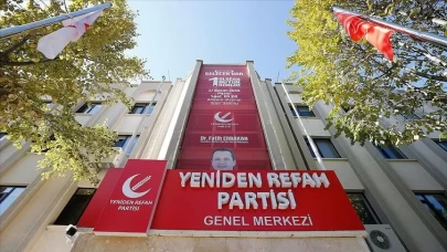 Yeniden Refah Partisi Çumra ilçe teşkilatı ve Belediye Başkanı istifa etti