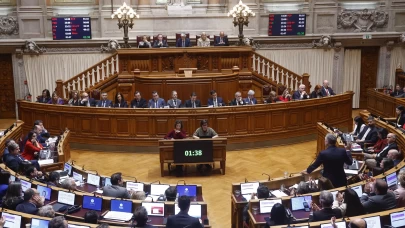 Portekiz'de güvenyou alamayan hükümet düştü