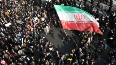 Tahran'da anket: Yüzde 80, internet kısıtlamalarının kaldırılmasını istiyor