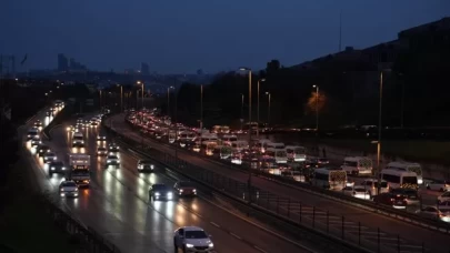 İstanbul'da haftanın ilk iş gününde trafikte yoğunluğu