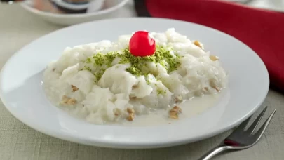 Güllaç Tarifi: Ramazan Ayının Vazgeçilmezi ve Lezzetli Yapılışı