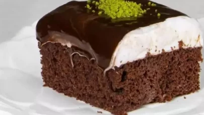 Ağlayan kekin lezzetini katlayan malzeme: Antep fıstığı ile Belçika muhallebisine taş çıkarın!