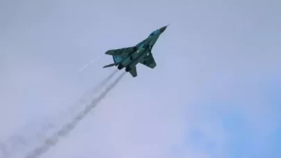 Hindistan'da orduya ait savaş uçağı eğitim sırasında düştü