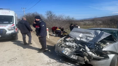 Bolu'da trafik kazası! Baba ve oğlu yaralandı, inceleme başlatıldı