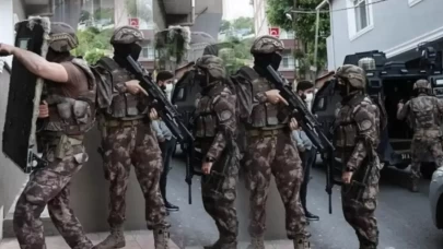 Van’da PKK/KCK yönelik operasyon kapsamında 24 şüpheli gözaltına alındı